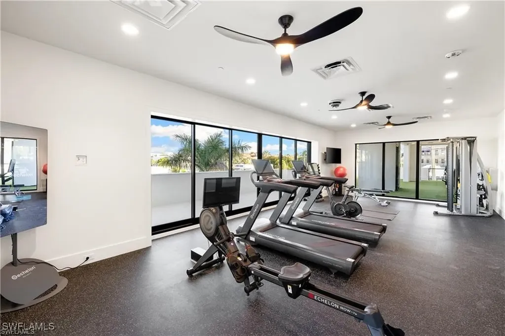 82 9th Street S Naples FL 34102