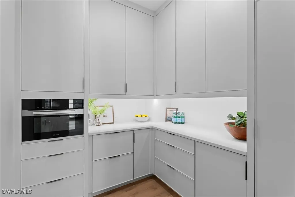 82 9th Street S Naples FL 34102