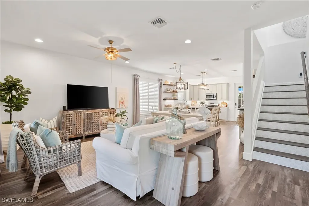 3060 Woodside Avenue Naples FL 34112