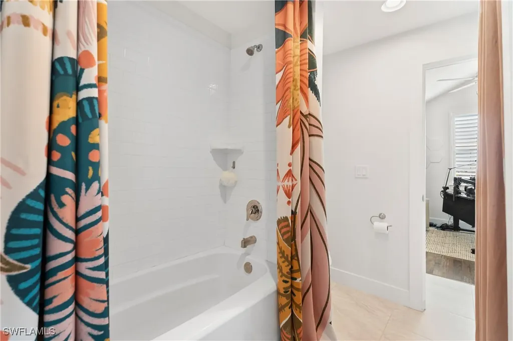 3060 Woodside Avenue Naples FL 34112