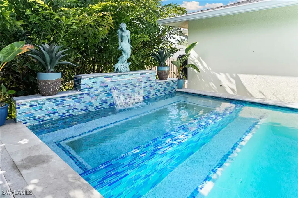 3060 Woodside Avenue Naples FL 34112