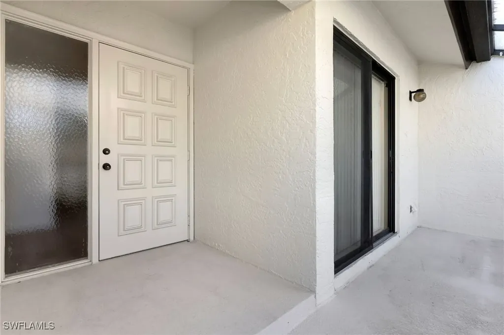 1814 Kings Lake Boulevard Naples FL 34112
