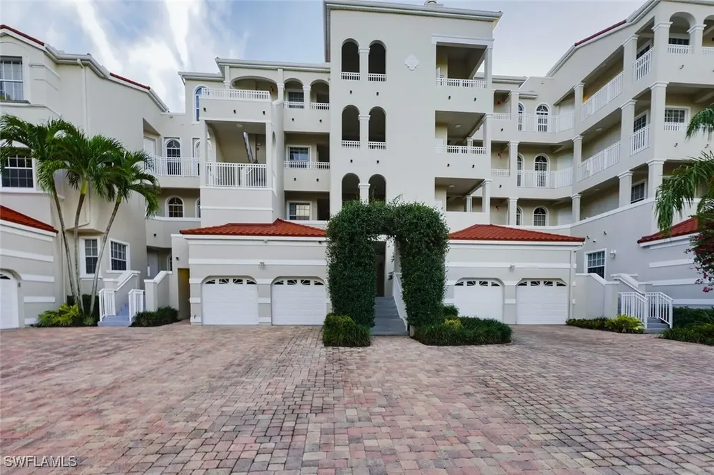 1590 Clermont Drive Naples FL 34109