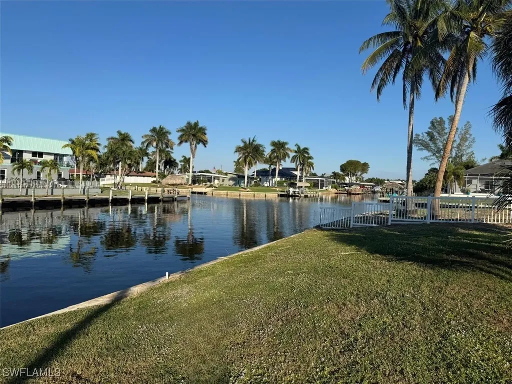 5207 Willow Court Cape Coral FL 33904