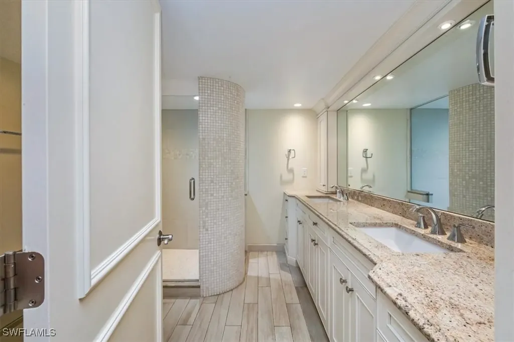 103 Clubhouse Drive Naples FL 34105