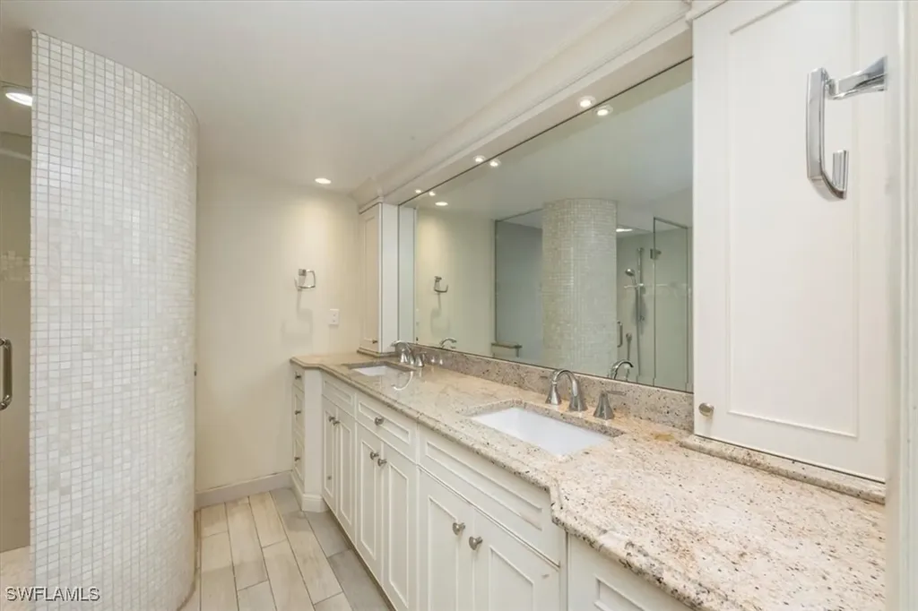 103 Clubhouse Drive Naples FL 34105