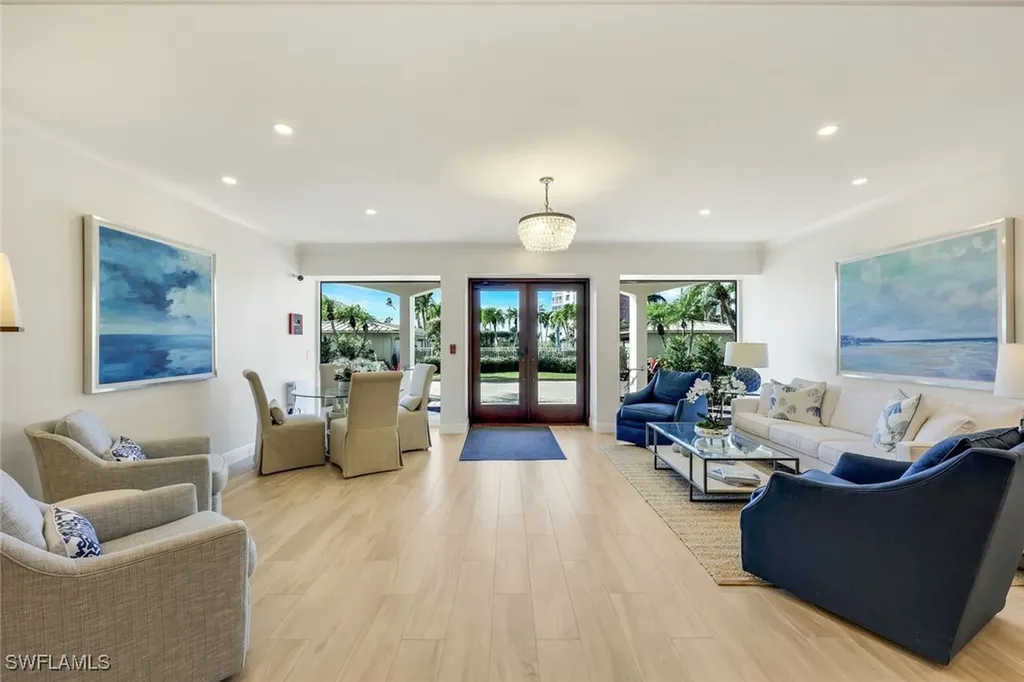 2750 Gulf Shore Boulevard N Naples FL 34103