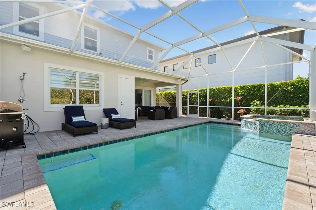 605 91st Avenue N Naples FL 34108