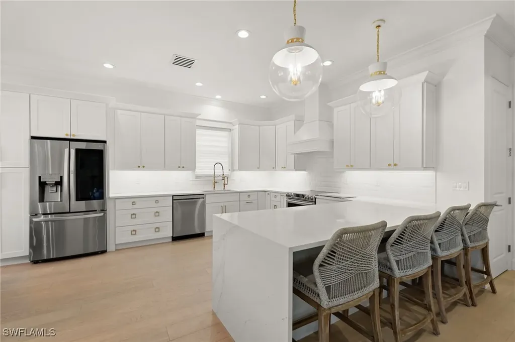 605 91st Avenue N Naples FL 34108