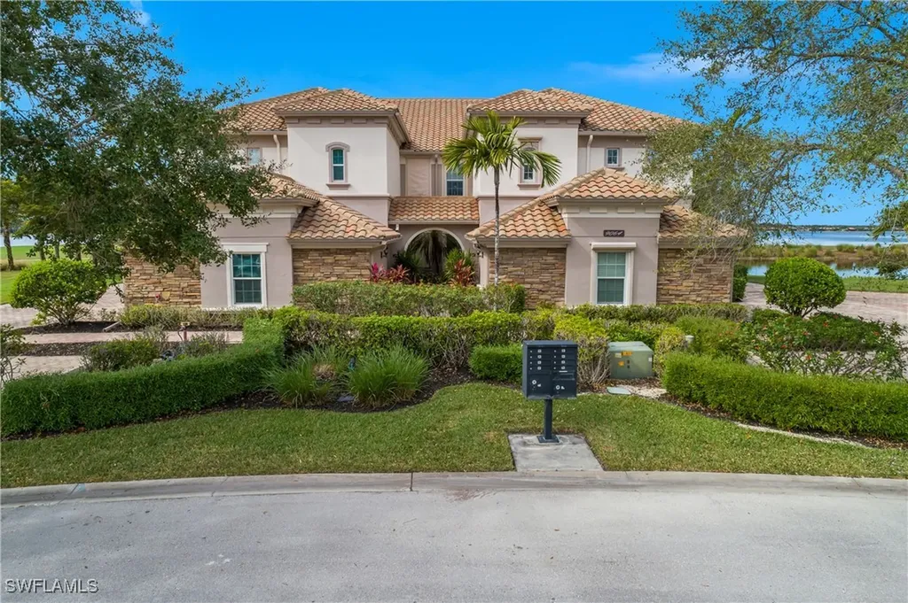 9064 Siesta Bay Drive Naples FL 34120