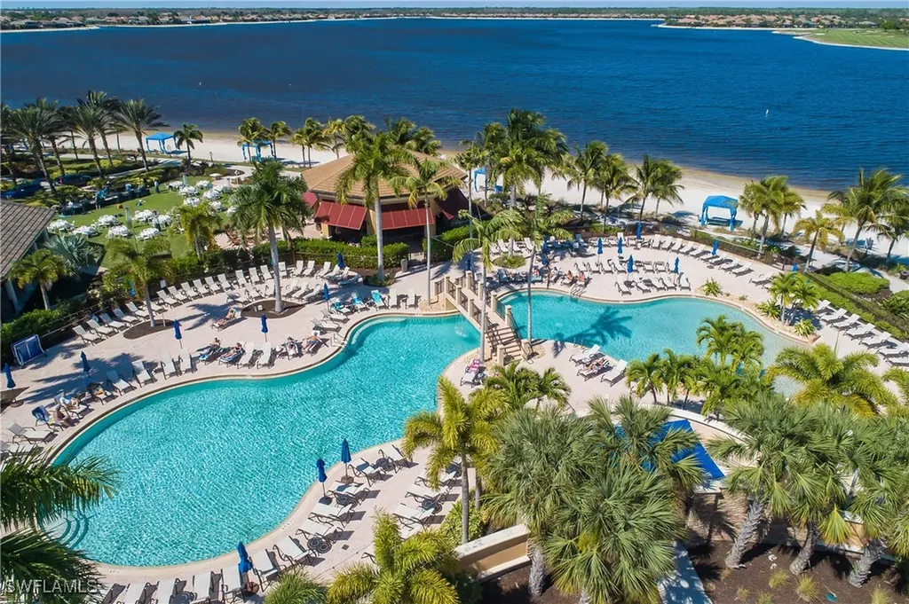 9064 Siesta Bay Drive Naples FL 34120