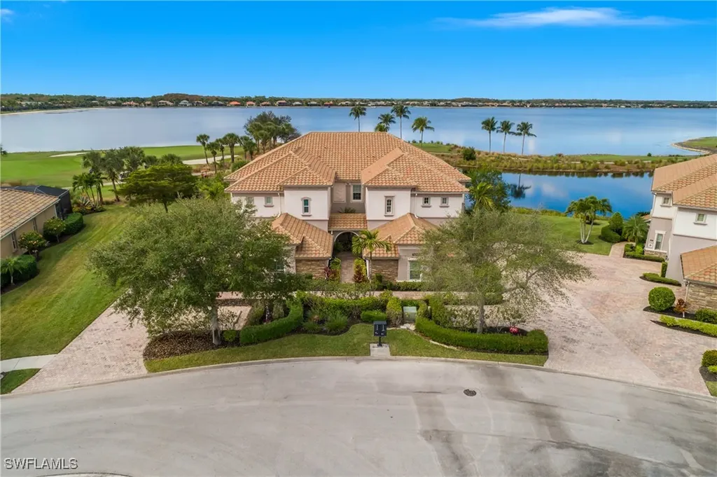 9064 Siesta Bay Drive Naples FL 34120