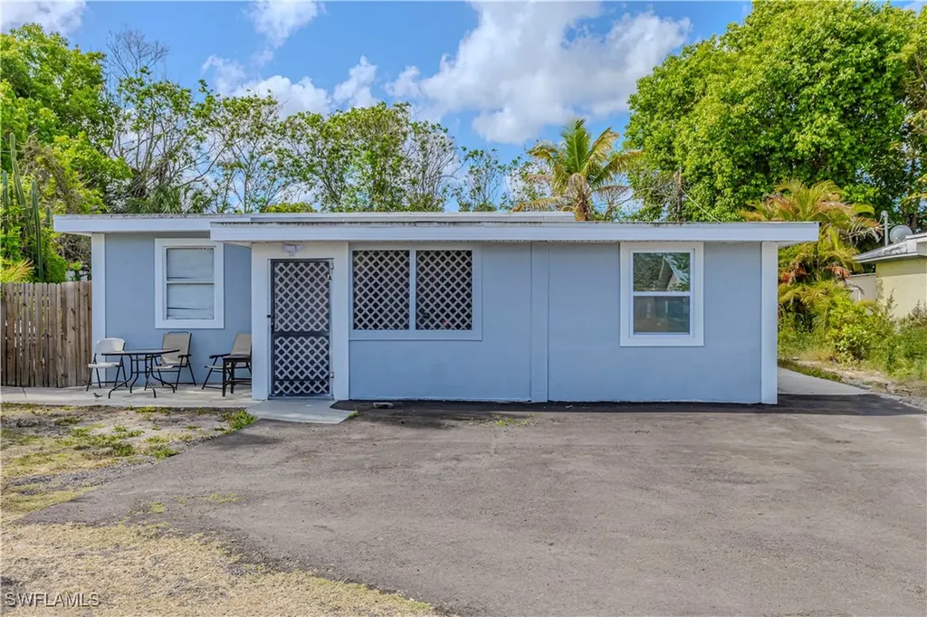 3132 Francis Avenue Naples FL 34112
