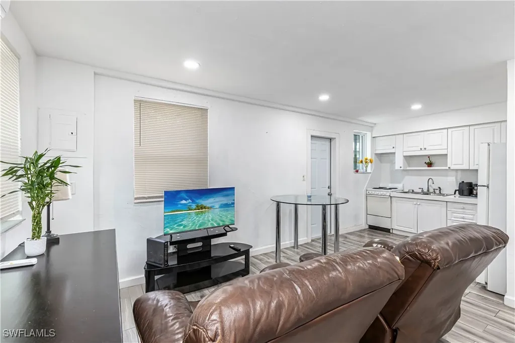 3132 Francis Avenue Naples FL 34112