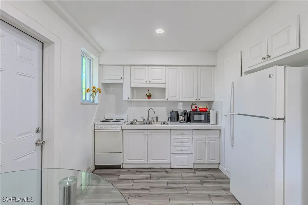 3132 Francis Avenue Naples FL 34112