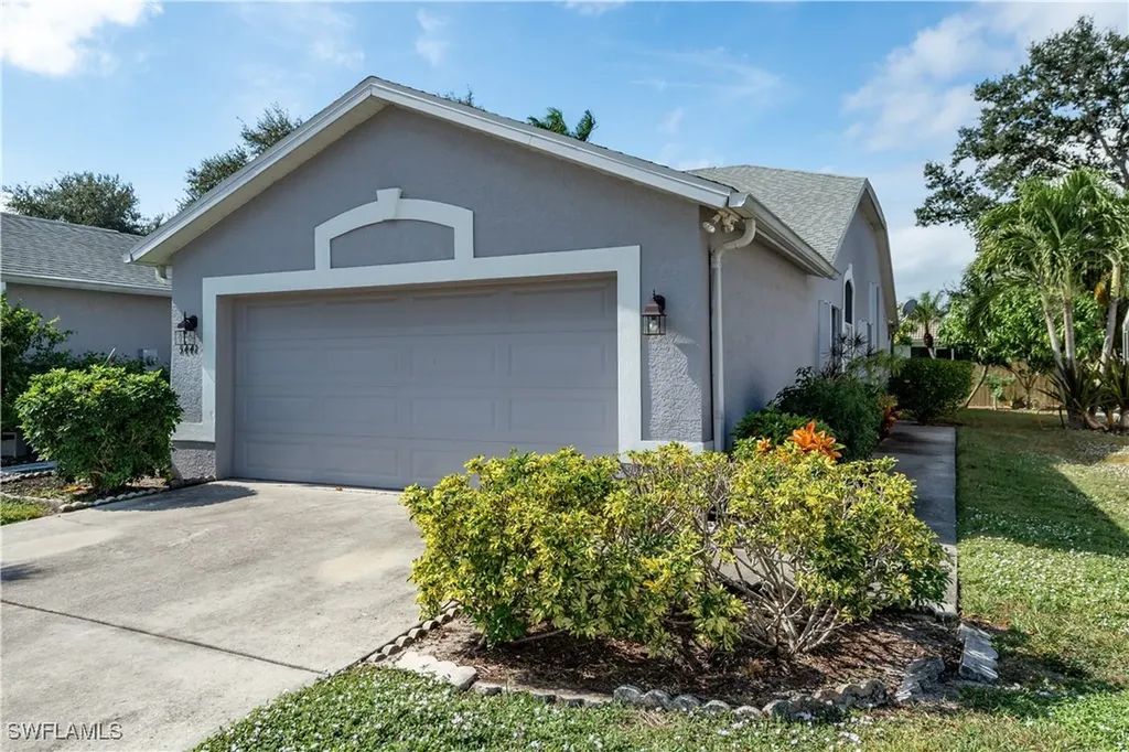 5441 Whitten Drive Naples FL 34104