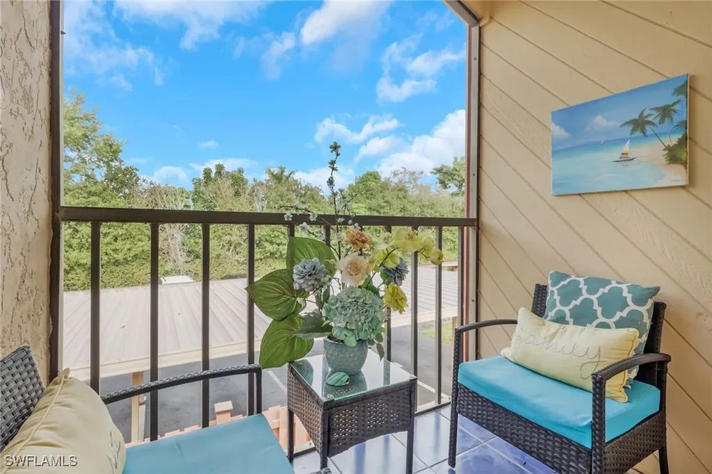 120 Cypress Way E Naples FL 34110