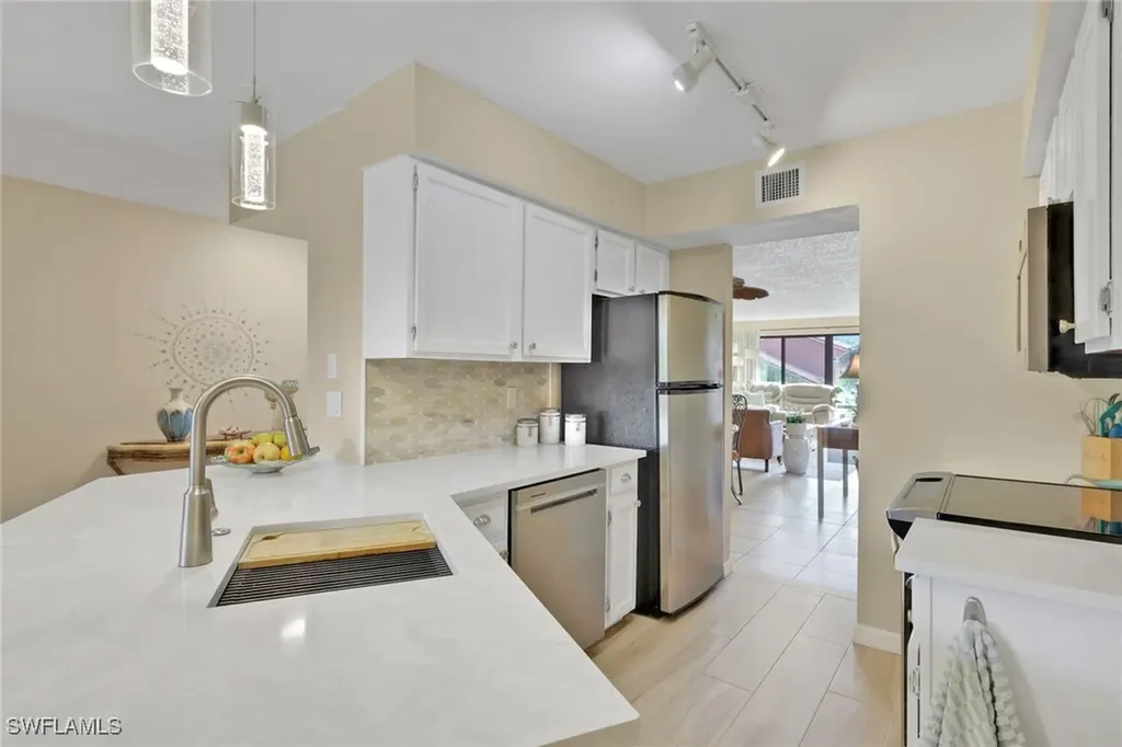120 Cypress Way E Naples FL 34110