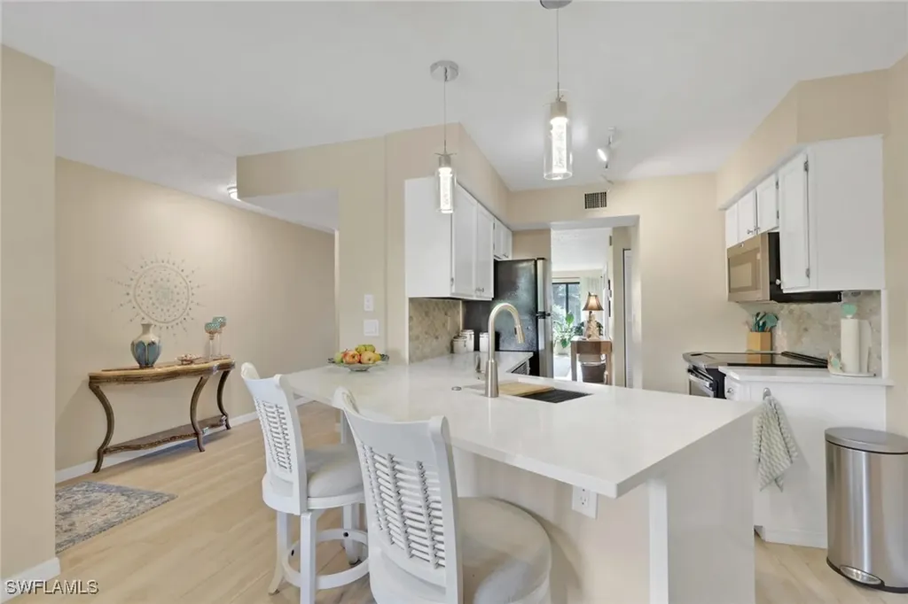 120 Cypress Way E Naples FL 34110