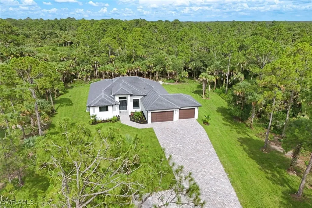1068 16th Street NE Naples FL 34120