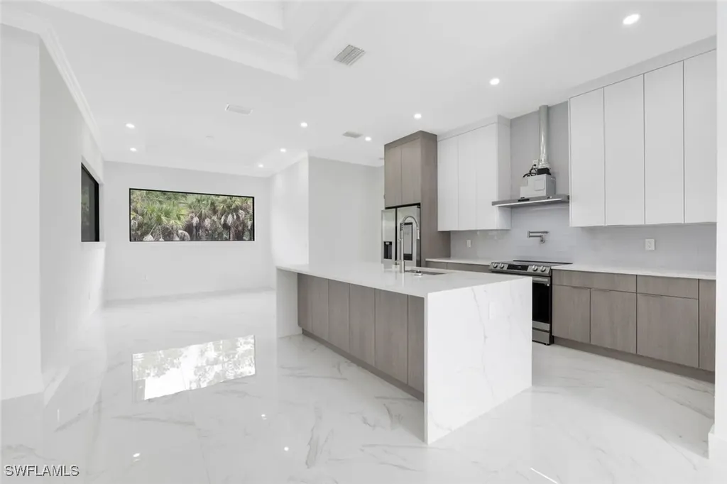 1068 16th Street NE Naples FL 34120