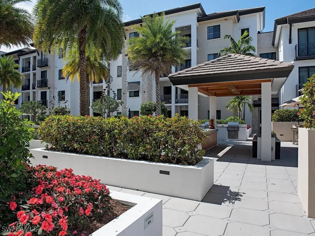 1030 3rd Avenue S Naples FL 34102