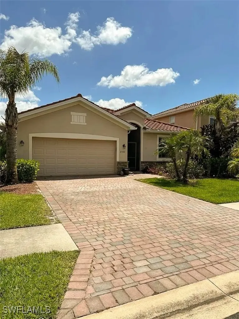 2350 Heydon Circle E Naples FL 34120