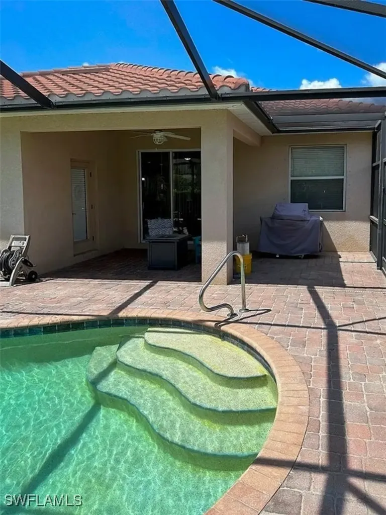 2350 Heydon Circle E Naples FL 34120