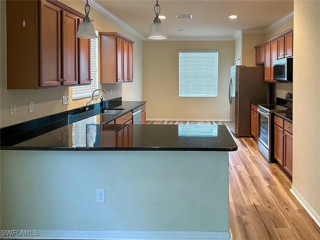 2350 Heydon Circle E Naples FL 34120
