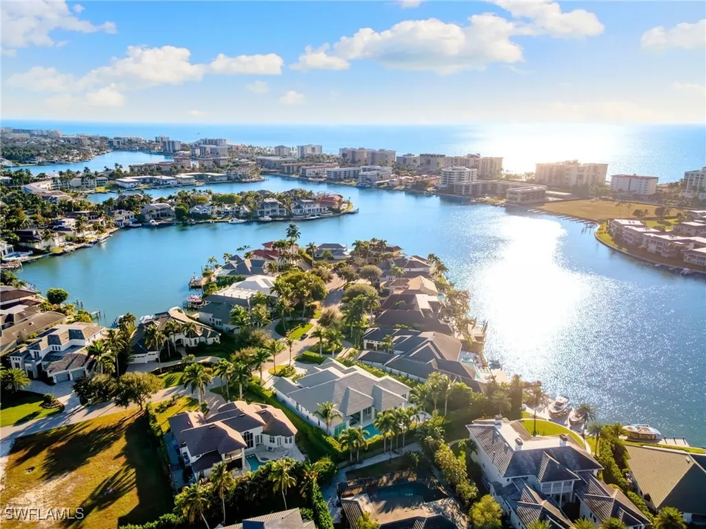 383 Cuddy Court Naples FL 34103