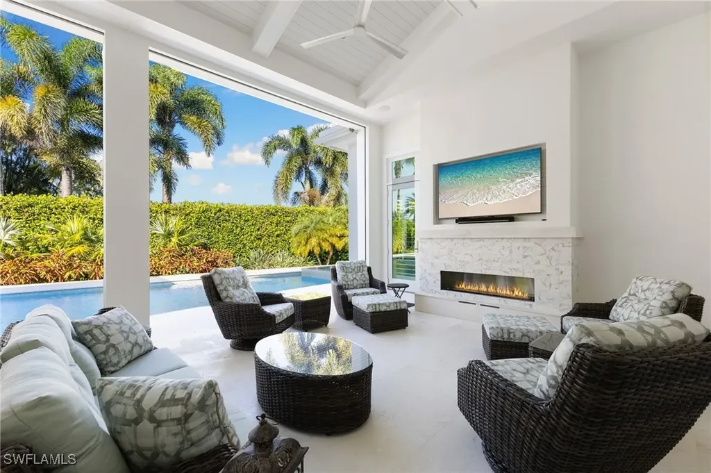 383 Cuddy Court Naples FL 34103