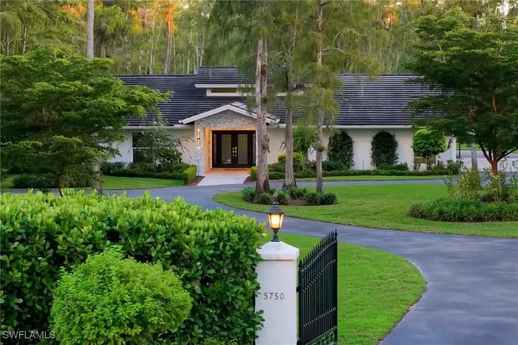 Naples FL, 5750 Napa Woods Way