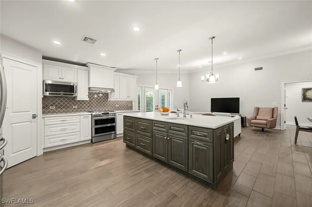 5750 Napa Woods Way Naples FL 34116