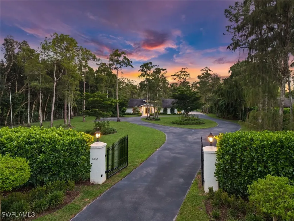5750 Napa Woods Way Naples FL 34116