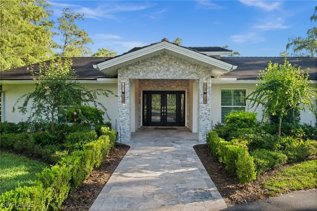 5750 Napa Woods Way Naples FL 34116