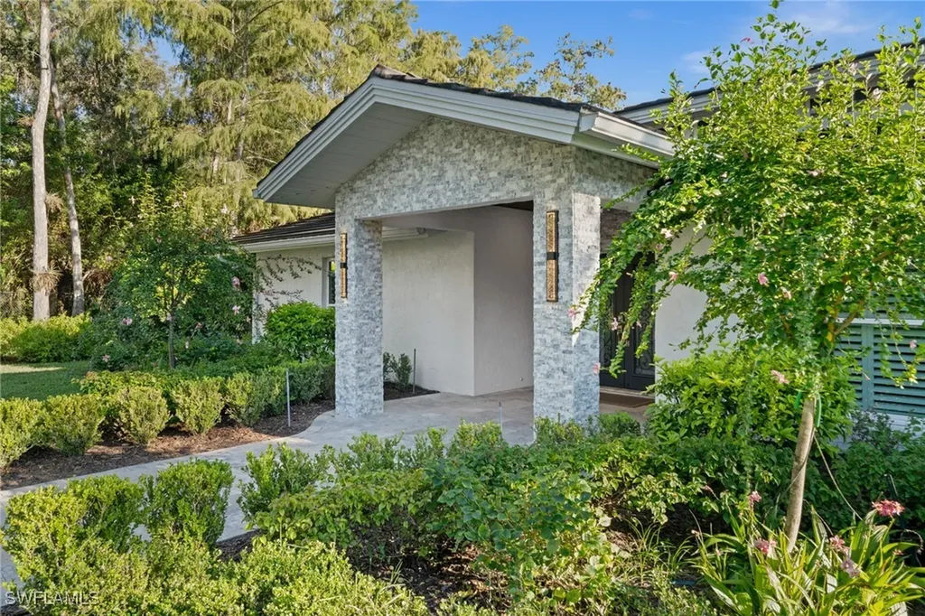 5750 Napa Woods Way Naples FL 34116