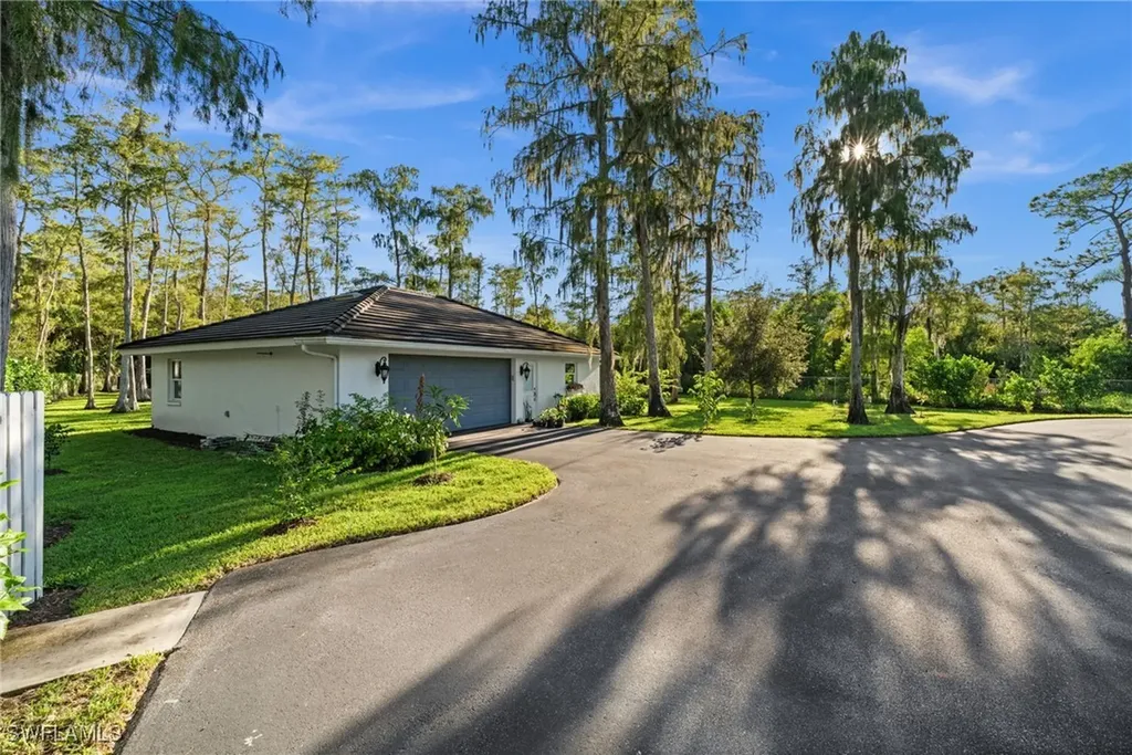 5750 Napa Woods Way Naples FL 34116