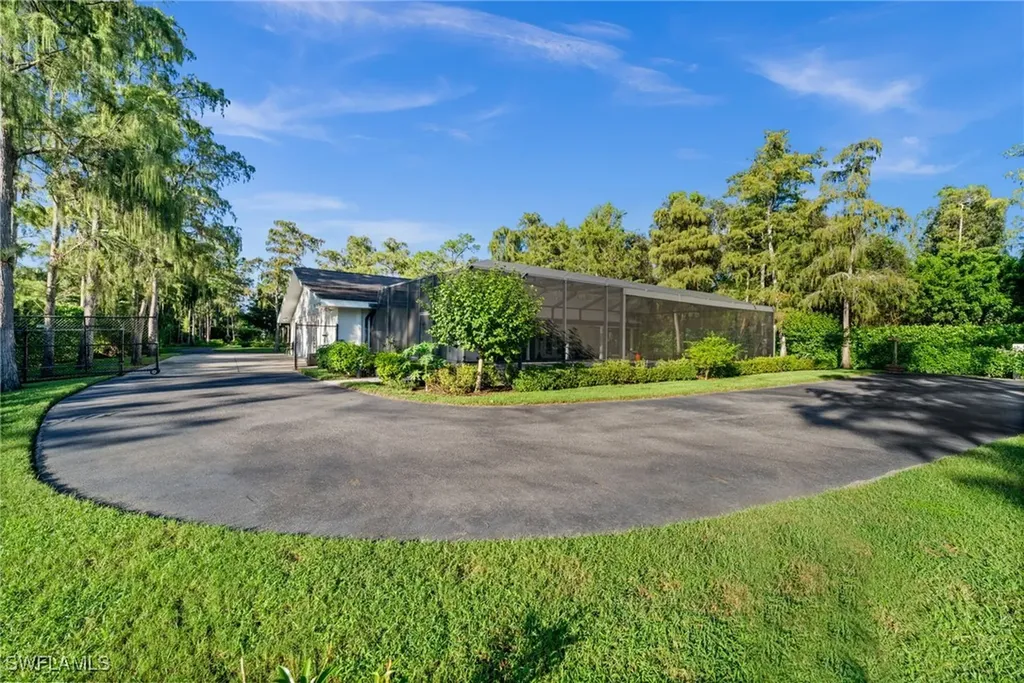 5750 Napa Woods Way Naples FL 34116