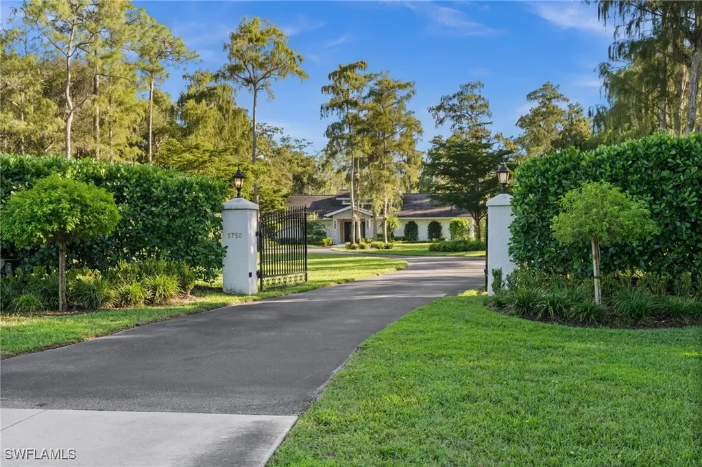 5750 Napa Woods Way Naples FL 34116