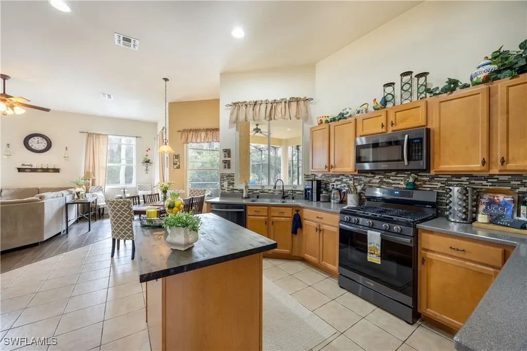 1860 22nd Avenue NE Naples FL 34120