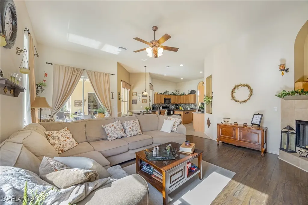1860 22nd Avenue NE Naples FL 34120