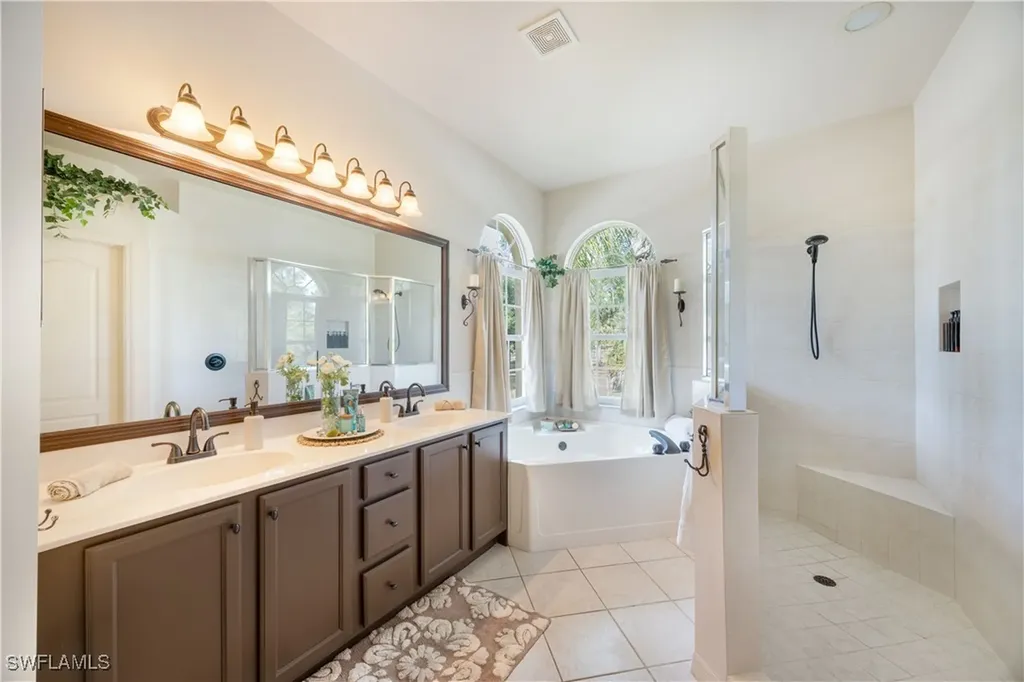 1860 22nd Avenue NE Naples FL 34120