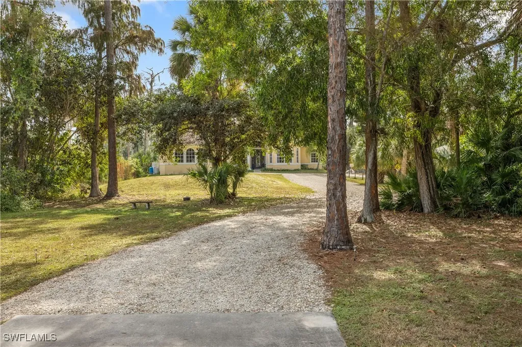1860 22nd Avenue NE Naples FL 34120