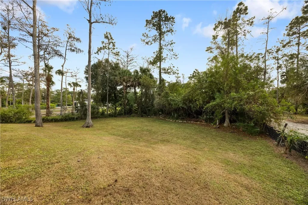 1860 22nd Avenue NE Naples FL 34120