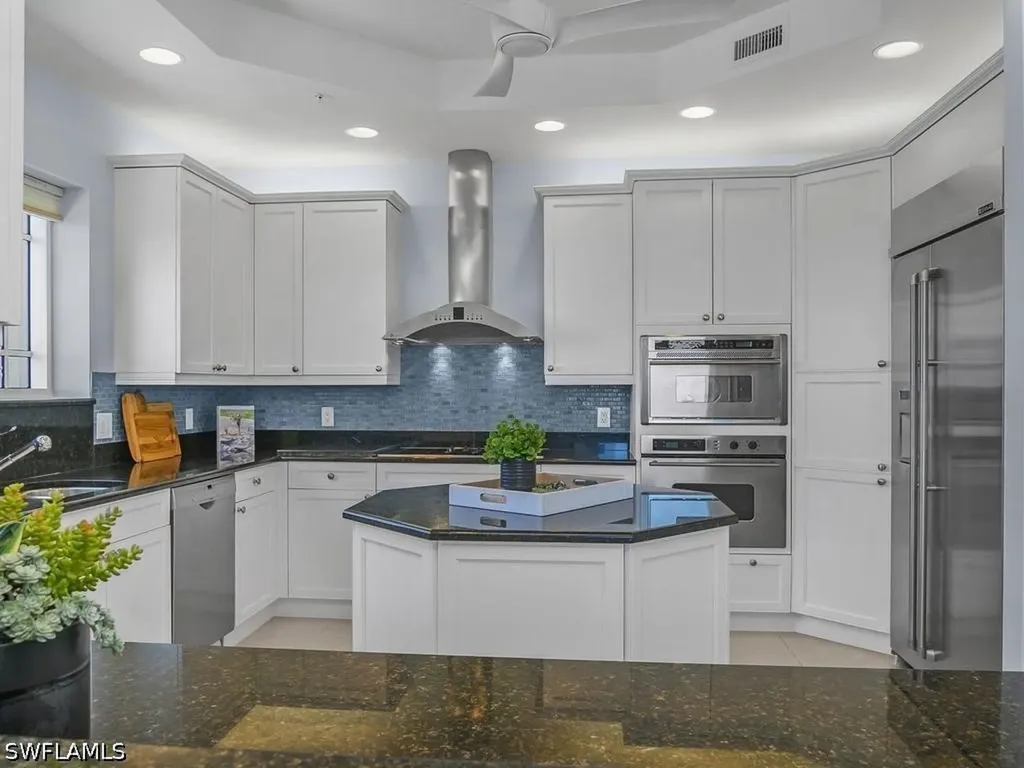455 Cove Tower Drive Naples FL 34110