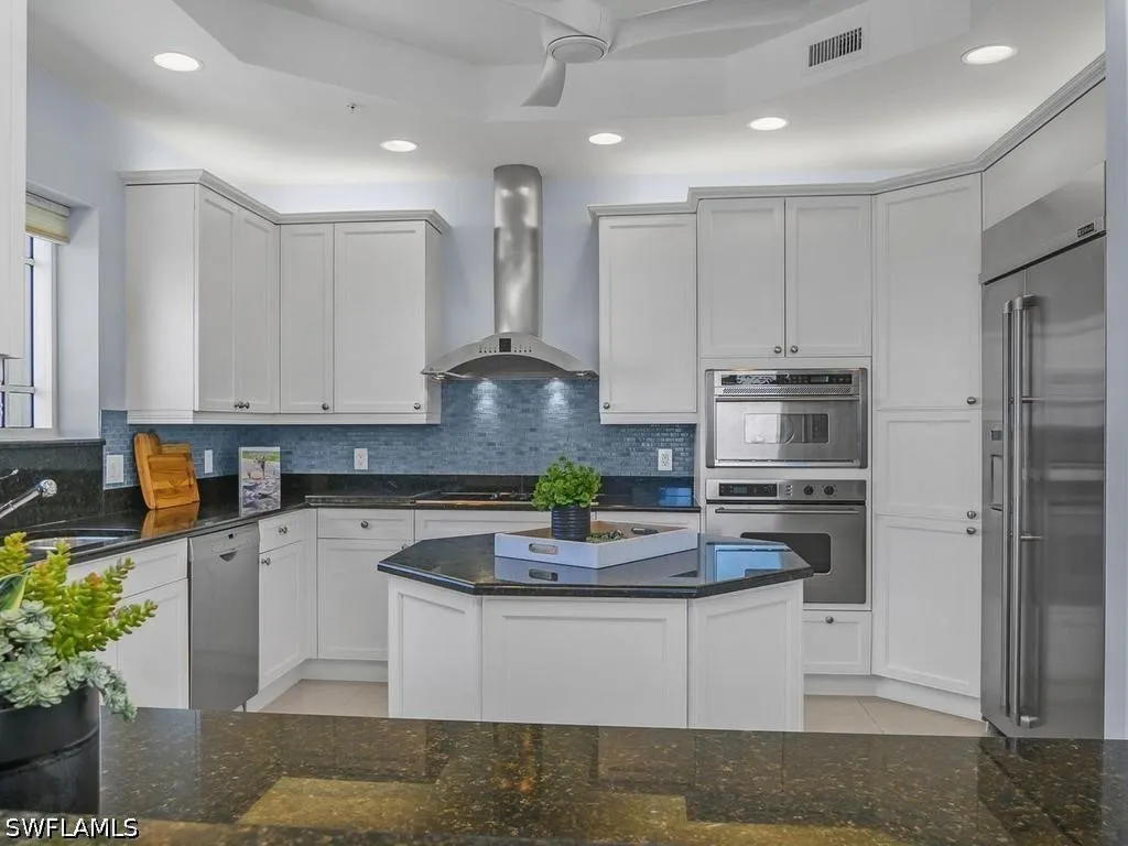455 Cove Tower Drive Naples FL 34110