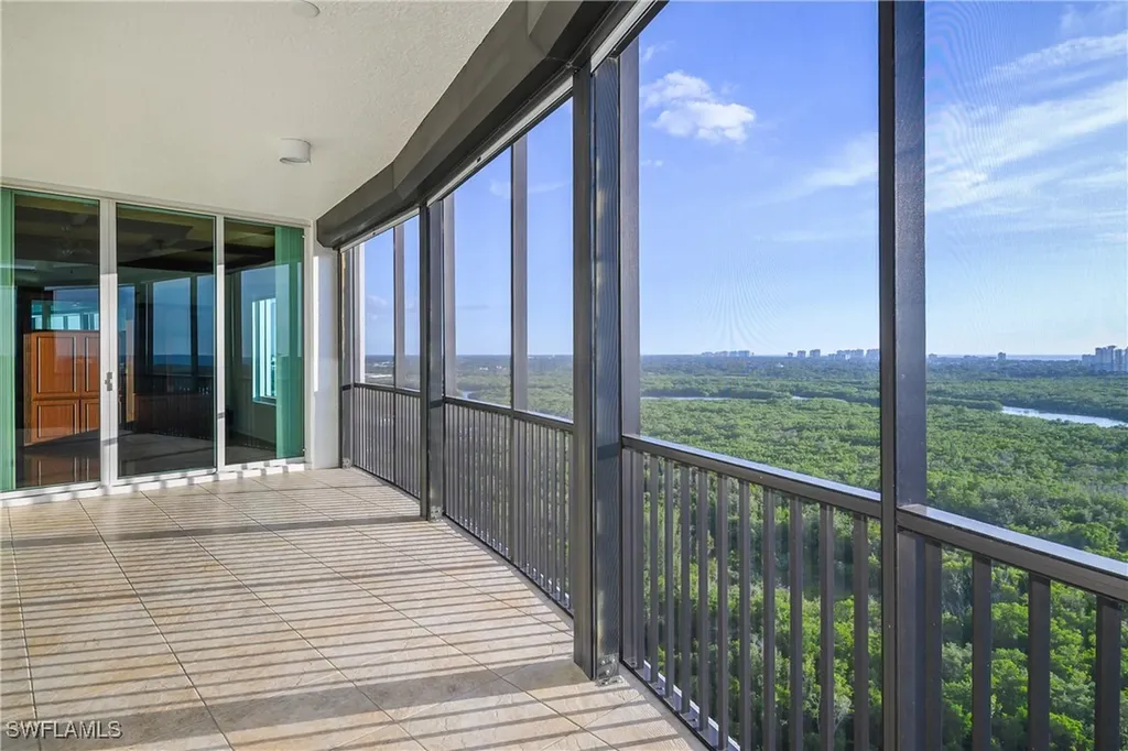 455 Cove Tower Drive Naples FL 34110