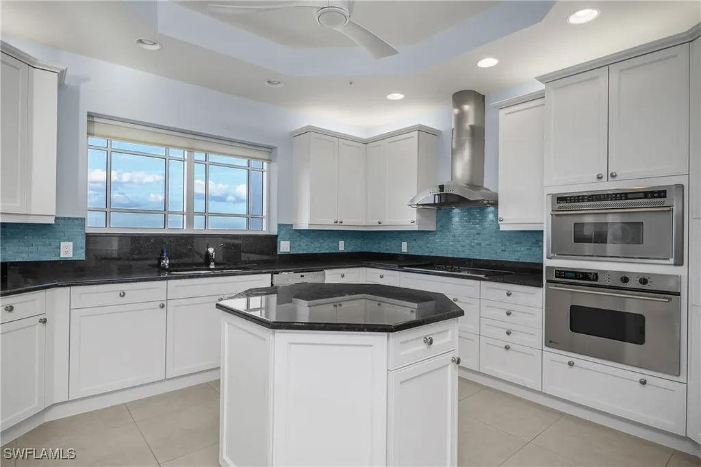 455 Cove Tower Drive Naples FL 34110