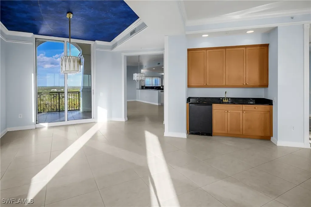 455 Cove Tower Drive Naples FL 34110