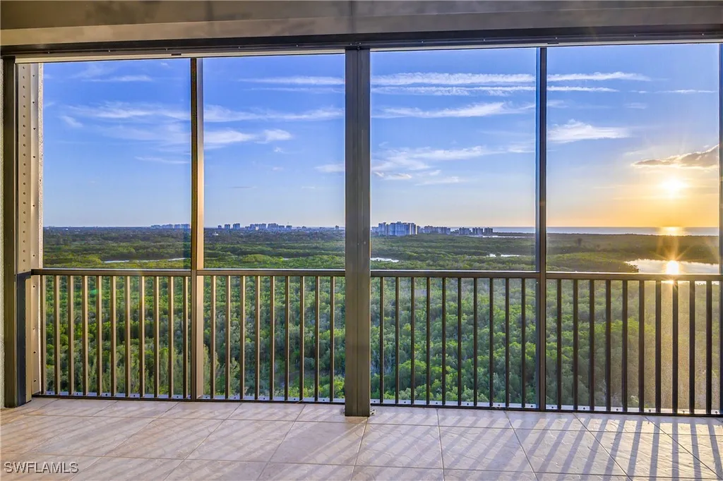 455 Cove Tower Drive Naples FL 34110
